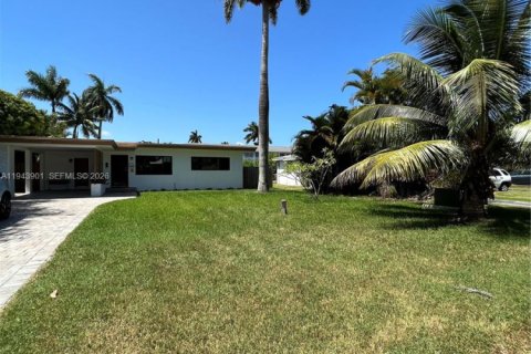 Casa en venta en Hollywood, Florida, 2 dormitorios, 112.04 m2 № 2000379 - foto 5
