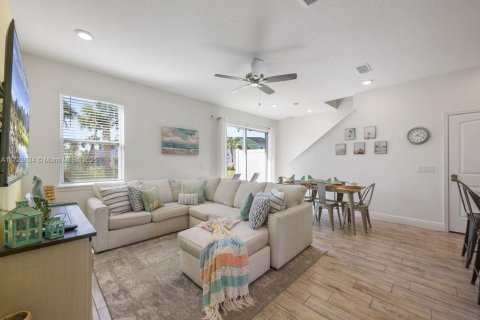 Adosado en venta en Kissimmee, Florida, 2 dormitorios, 129.51 m2 № 1699965 - foto 7