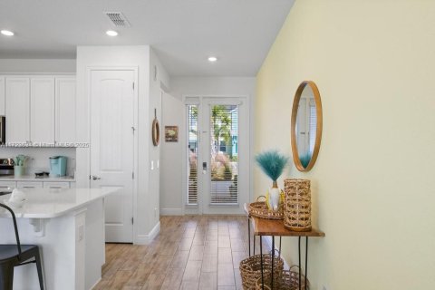 Adosado en venta en Kissimmee, Florida, 2 dormitorios, 129.51 m2 № 1699965 - foto 4