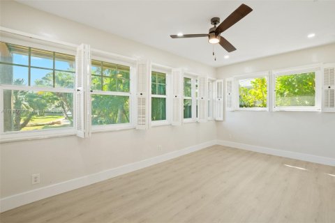 House in Fort Lauderdale, Florida 3 bedrooms, 169.92 sq.m. № 1588521 - photo 17