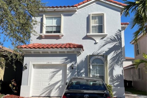 Villa ou maison à louer à Homestead, Floride: 5 chambres, 191.84 m2 № 1994871 - photo 2