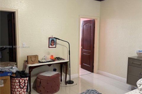 Villa ou maison à louer à Homestead, Floride: 5 chambres, 191.84 m2 № 1994871 - photo 17