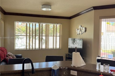 Villa ou maison à louer à Homestead, Floride: 5 chambres, 191.84 m2 № 1994871 - photo 8