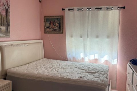 Villa ou maison à louer à Homestead, Floride: 5 chambres, 191.84 m2 № 1994871 - photo 18