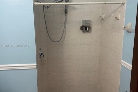 Villa ou maison à louer à Homestead, Floride: 5 chambres, 191.84 m2 № 1994871 - photo 25