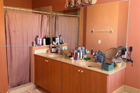 Villa ou maison à louer à Homestead, Floride: 5 chambres, 191.84 m2 № 1994871 - photo 30