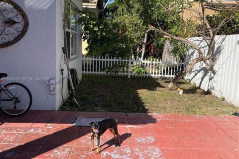 Villa ou maison à louer à Homestead, Floride: 5 chambres, 191.84 m2 № 1994871 - photo 5