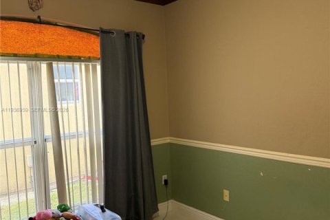 Villa ou maison à louer à Homestead, Floride: 5 chambres, 191.84 m2 № 1994871 - photo 19