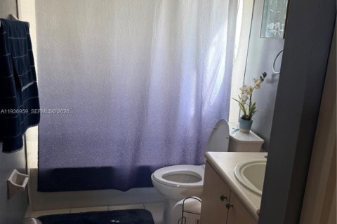 Villa ou maison à louer à Homestead, Floride: 5 chambres, 191.84 m2 № 1994871 - photo 28