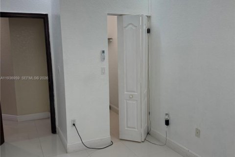 Villa ou maison à louer à Homestead, Floride: 5 chambres, 191.84 m2 № 1994871 - photo 23