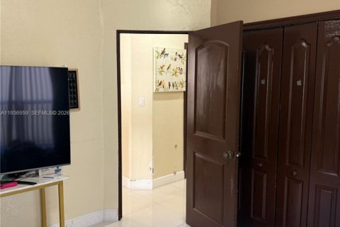 Villa ou maison à louer à Homestead, Floride: 5 chambres, 191.84 m2 № 1994871 - photo 20