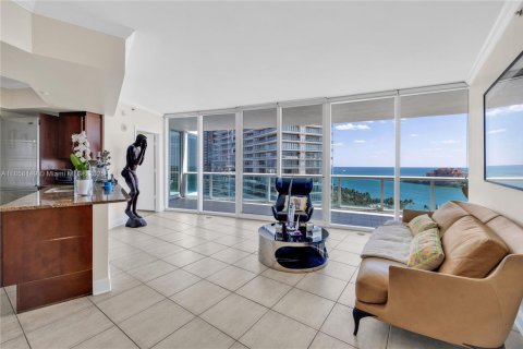 Condo in Miami Beach, Florida, 2 bedrooms  № 1888187 - photo 6