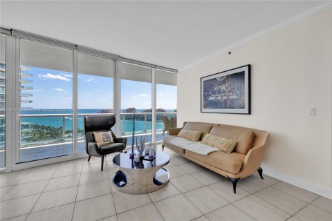 Condo in Miami Beach, Florida, 2 bedrooms  № 1888187 - photo 7