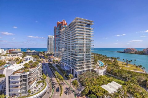 Condo in Miami Beach, Florida, 2 bedrooms  № 1888187 - photo 3