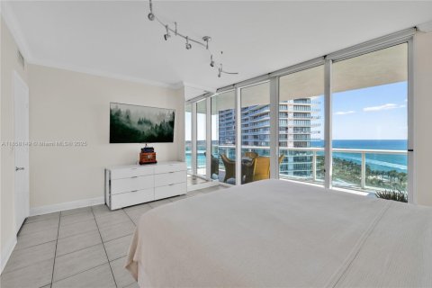 Condo in Miami Beach, Florida, 2 bedrooms  № 1888187 - photo 19
