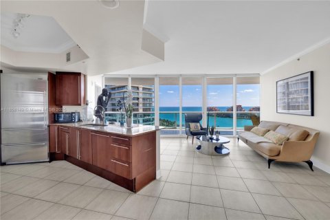 Condo in Miami Beach, Florida, 2 bedrooms  № 1888187 - photo 4