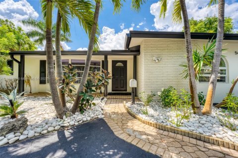 House in Fort Lauderdale, Florida 4 bedrooms, 191.01 sq.m. № 1766905 - photo 2