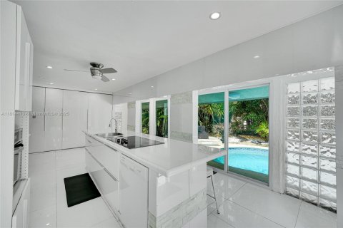House in Fort Lauderdale, Florida 4 bedrooms, 191.01 sq.m. № 1766905 - photo 19