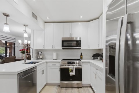Copropriété à vendre à Plantation, Floride: 3 chambres, 104.05 m2 № 2375208 - photo 6