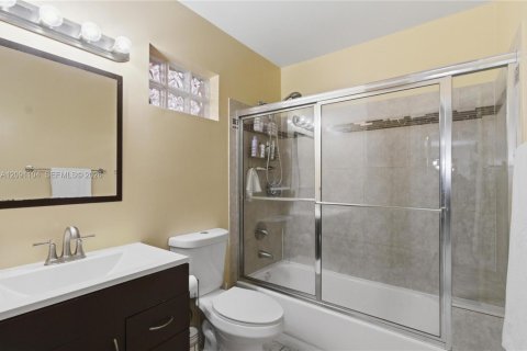 Copropriété à vendre à Plantation, Floride: 3 chambres, 104.05 m2 № 2375208 - photo 12