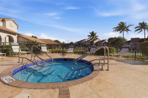 Copropriété à vendre à Plantation, Floride: 3 chambres, 104.05 m2 № 2375208 - photo 24