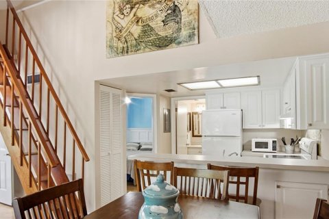 Condo in Dunnellon, Florida, 2 bedrooms  № 2140363 - photo 13