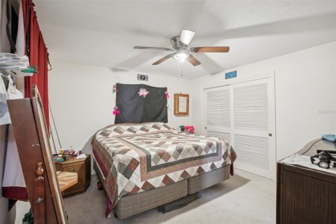 Villa ou maison à vendre à Zephyrhills, Floride: 4 chambres, 163.14 m2 № 1528731 - photo 17