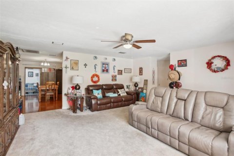 Villa ou maison à vendre à Zephyrhills, Floride: 4 chambres, 163.14 m2 № 1528731 - photo 4