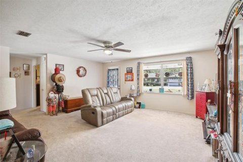 Villa ou maison à vendre à Zephyrhills, Floride: 4 chambres, 163.14 m2 № 1528731 - photo 3