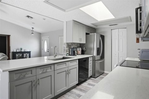 Casa en venta en Spring Hill, Florida, 3 dormitorios, 174.28 m2 № 2239081 - foto 4