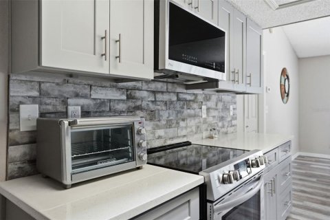Casa en venta en Spring Hill, Florida, 3 dormitorios, 174.28 m2 № 2239081 - foto 25