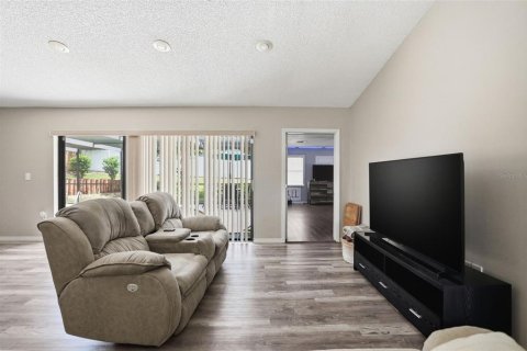 Casa en venta en Spring Hill, Florida, 3 dormitorios, 174.28 m2 № 2239081 - foto 17