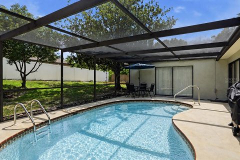 Casa en venta en Spring Hill, Florida, 3 dormitorios, 174.28 m2 № 2239081 - foto 2