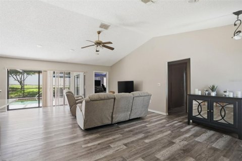 Casa en venta en Spring Hill, Florida, 3 dormitorios, 174.28 m2 № 2239081 - foto 5