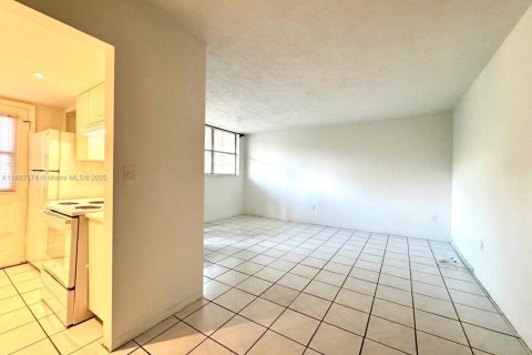 Copropriété à vendre à North Miami, Floride: 1 chambre, 57.88 m2 № 1977932 - photo 11