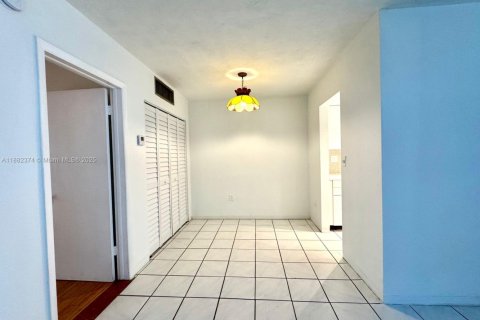 Copropriété à vendre à North Miami, Floride: 1 chambre, 57.88 m2 № 1977932 - photo 10