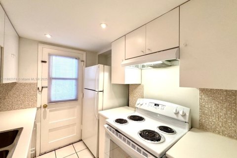 Copropriété à vendre à North Miami, Floride: 1 chambre, 57.88 m2 № 1977932 - photo 14