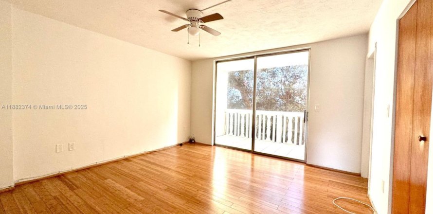 Condo à North Miami, Floride, 1 chambre  № 1977932