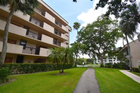 Copropriété à vendre à Coconut Creek, Floride: 2 chambres, 120.77 m2 № 2168371 - photo 2