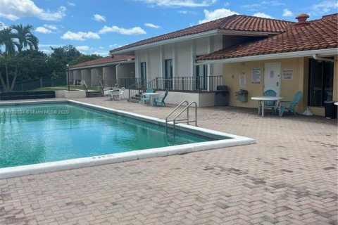 Condo in Lauderhill, Florida, 2 bedrooms  № 1945465 - photo 14