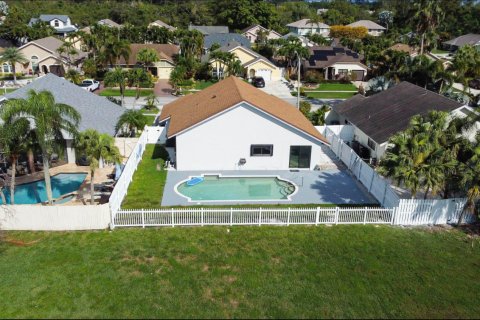 Villa ou maison à vendre à Boca Raton, Floride: 3 chambres, 126.35 m2 № 1075011 - photo 1