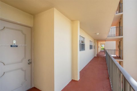 Copropriété à vendre à Lake Worth, Floride: 2 chambres, 103.49 m2 № 2090786 - photo 27