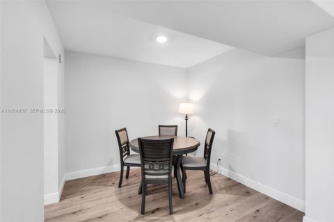 Copropriété à vendre à Lake Worth, Floride: 2 chambres, 103.49 m2 № 2090786 - photo 8