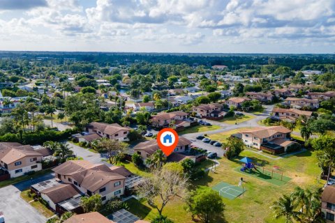 Townhouse in Lake Worth, Florida 3 bedrooms, 152.92 sq.m. № 2191834 - photo 4