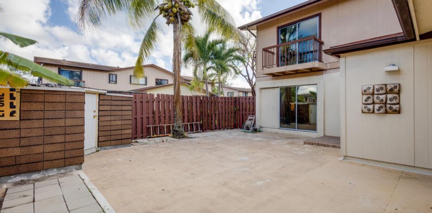 Townhouse in Lake Worth, Florida 3 bedrooms, 152.92 sq.m. № 2191834