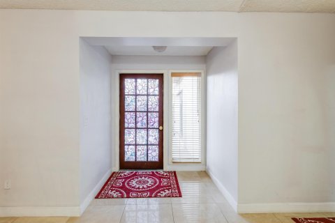 Townhouse in Lake Worth, Florida 3 bedrooms, 152.92 sq.m. № 2191834 - photo 6