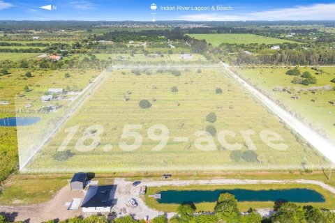 Immobilier commercial à Vero Beach, Floride № 2194174