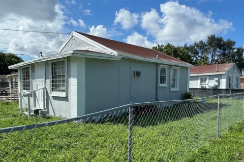 Commercial property in Miami, Florida 108.88 sq.m. № 1972868 - photo 3