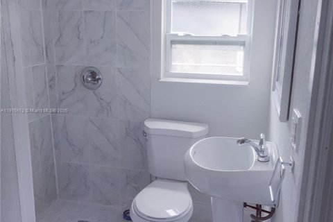 Commercial property in Miami, Florida 108.88 sq.m. № 1972868 - photo 11