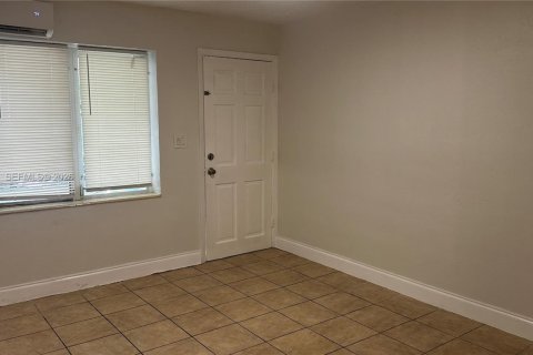 Apartment in Hallandale Beach, Florida 1 bedroom, 51.1 sq.m. № 2001688 - photo 25